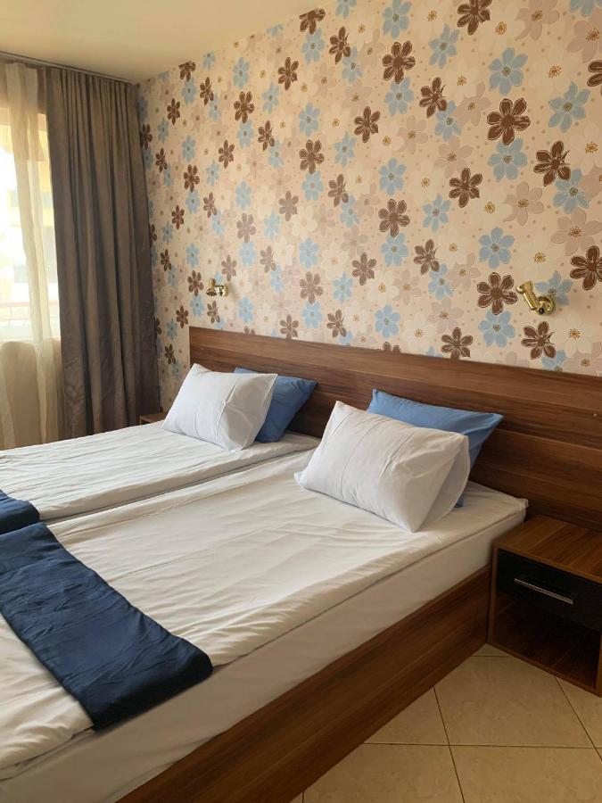 Семеен Хотел Брилянс - Family Hotel Brilliance Varna Exterior foto