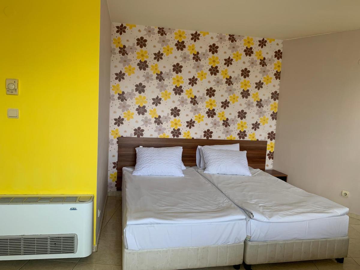 Семеен Хотел Брилянс - Family Hotel Brilliance Varna Exterior foto